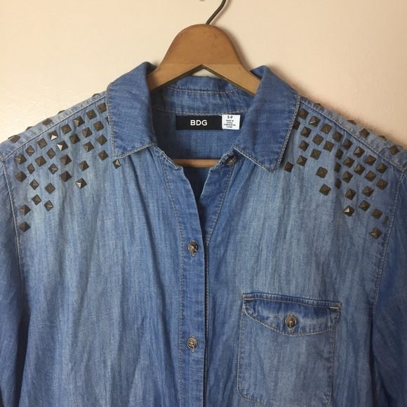 [BDG] Chambray Studded Shoulder Button Down Top - Picture 3 of 10